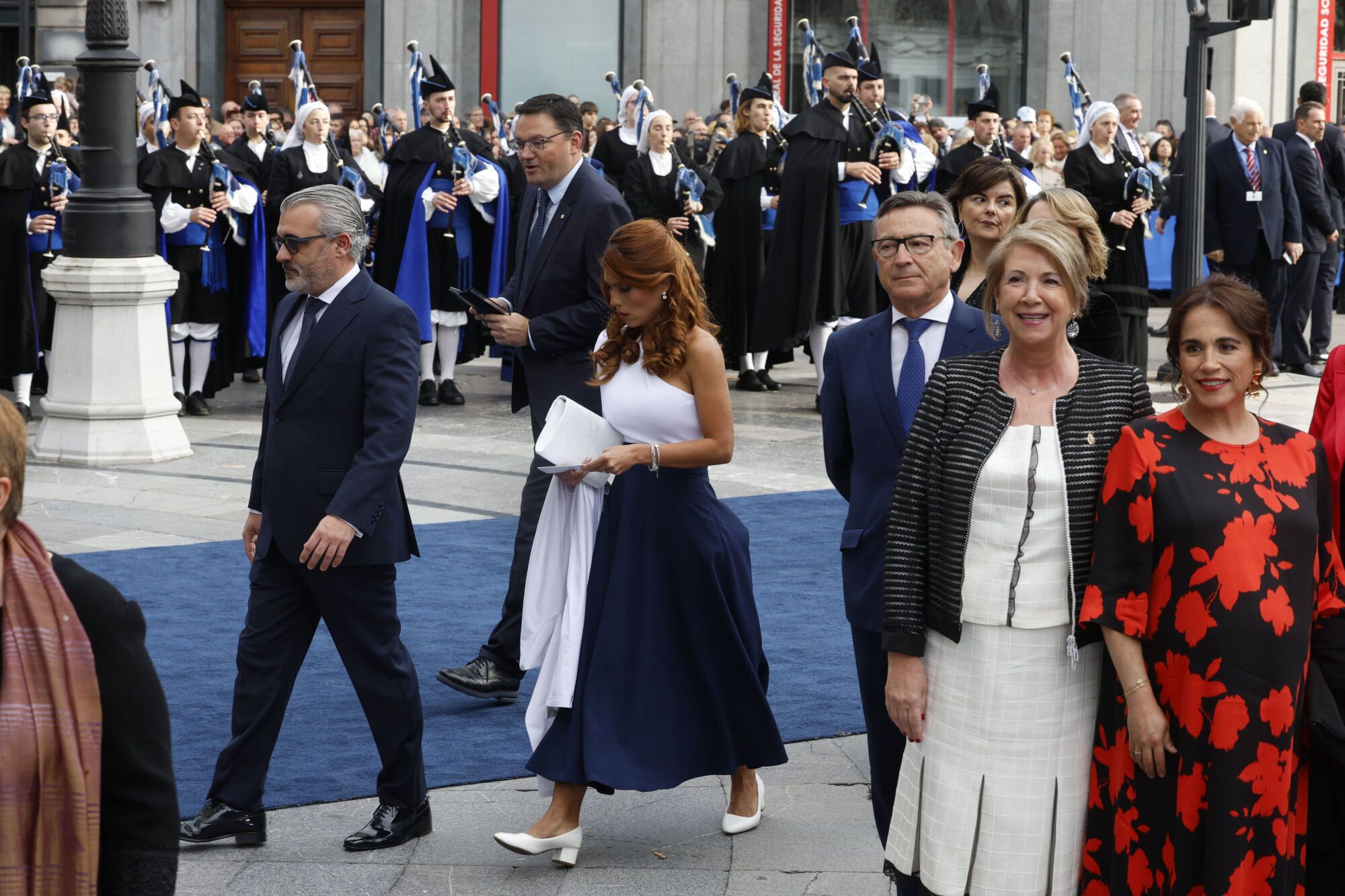 Así fue la llegada de los invitados a los premios "Princesa de Asturias" y su paso por la alfombra azul