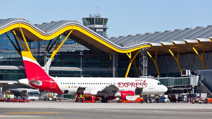 Iberia Express pone a la venta vuelos baratos para viajar entre Canarias y Madrid
