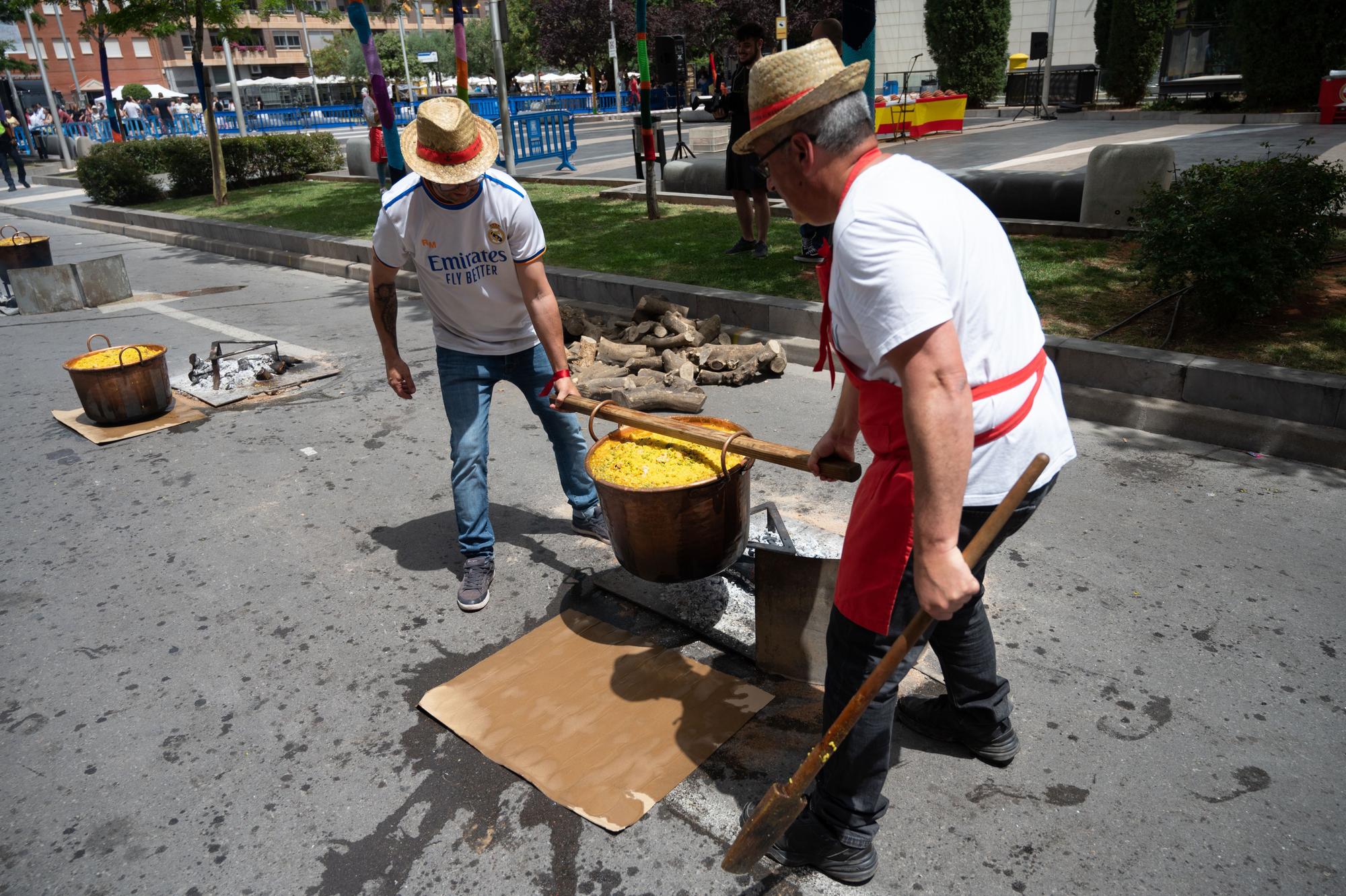 Revive el día grande de Santa Quitèria en Almassora con Les Calderes y la mascletà