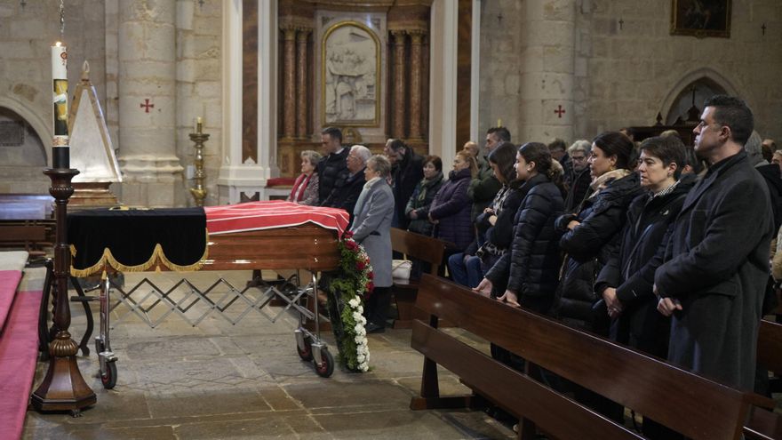 Zamora despide a Miguel Ángel Mateos: una seña bermeja y la pendonilla del Santo Entierro