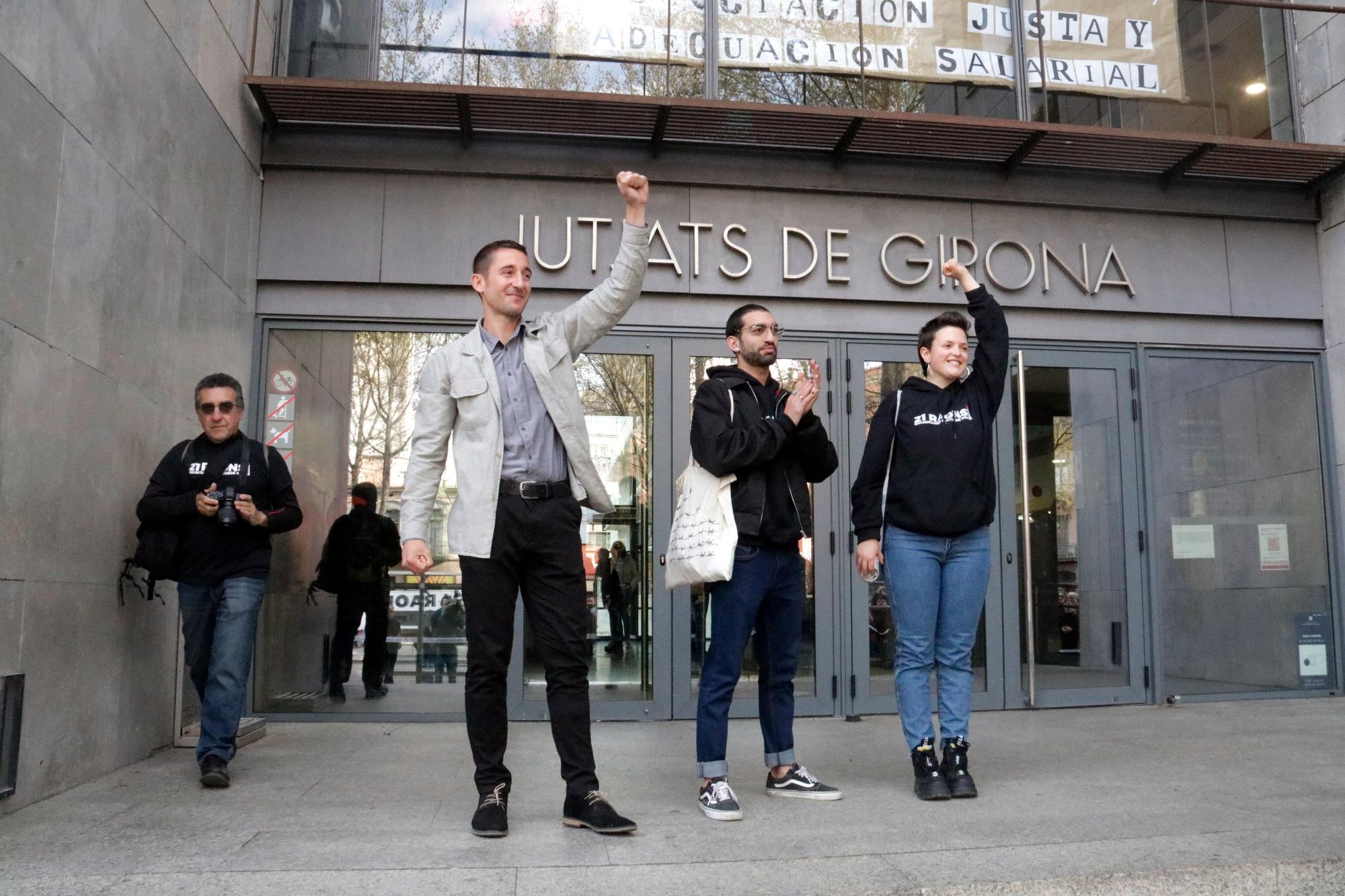 Concentració de suport als encausats pel tall de l'AVE a Girona