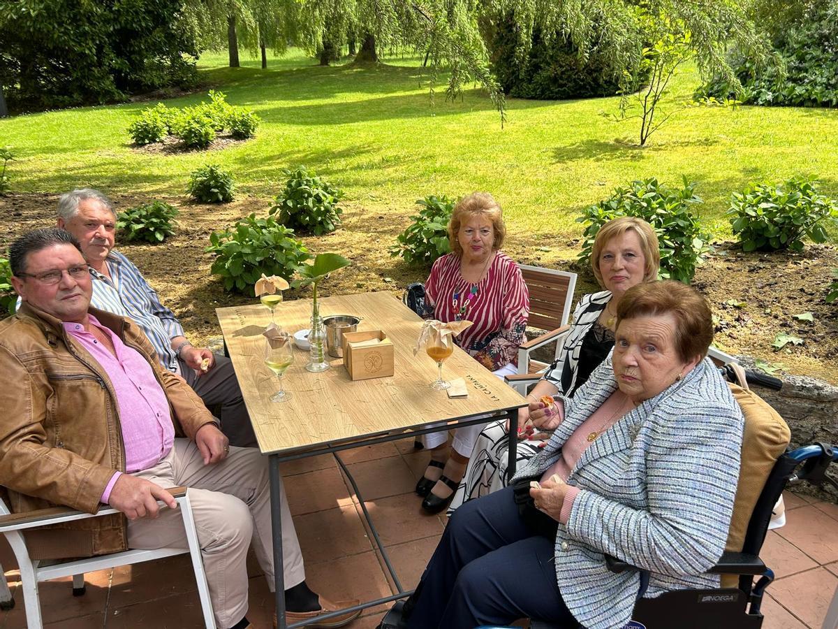 En imágenes: comida anual y reconocimiento de socios del Hogar del Jubilado de El Berrón.