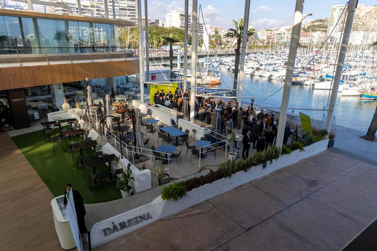 Un momento de la celebración del brindis navideño organizado por Ineca.