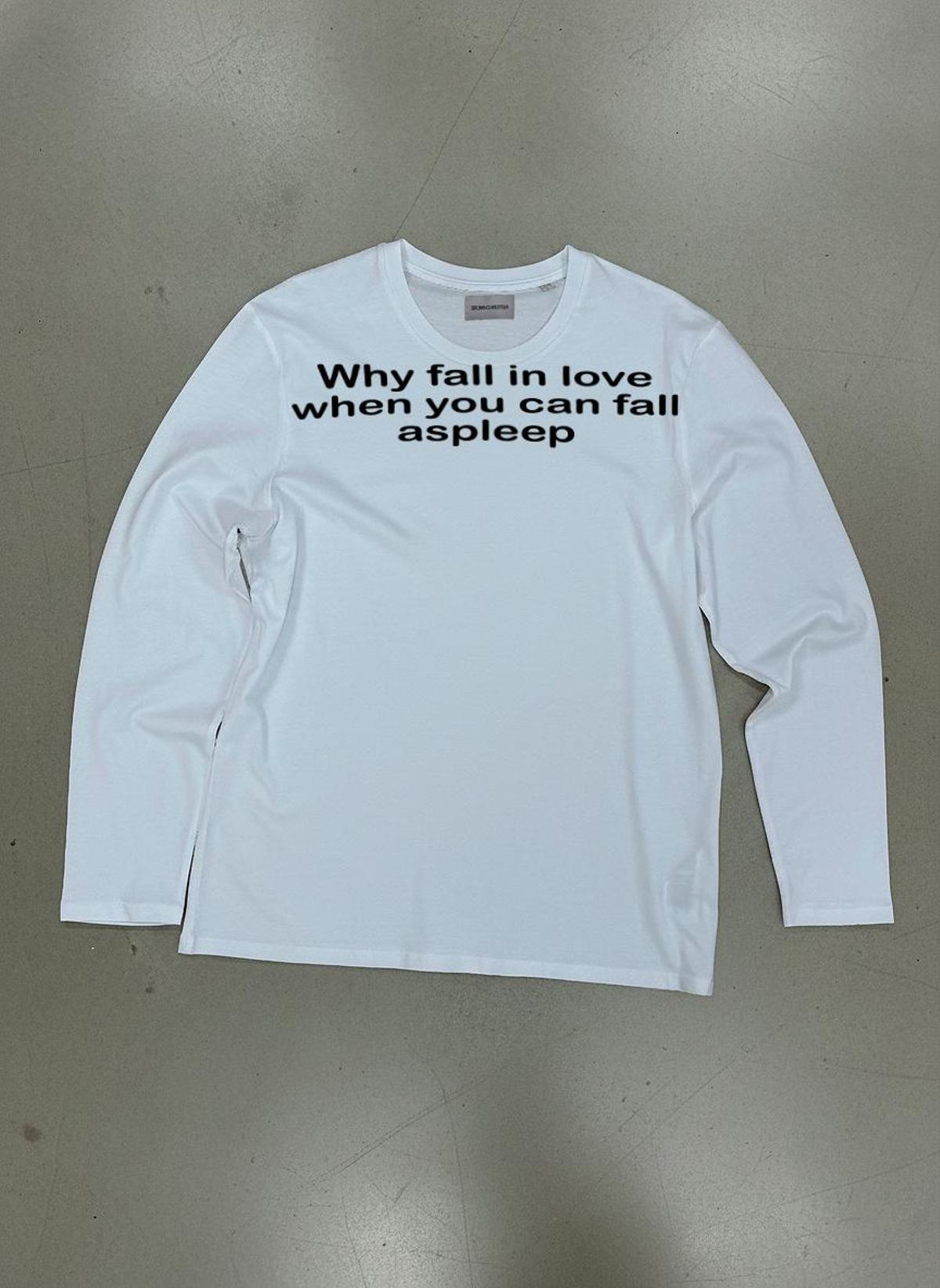 'Why fall in love when you can fall asleep', la colección de camisetas que completan la ropa de cama lanzada por Pattern Chineso.