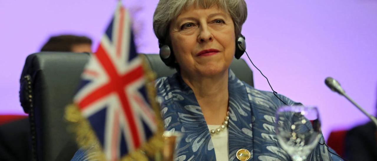 Theresa May sigue adelante con el plan del Brexit.