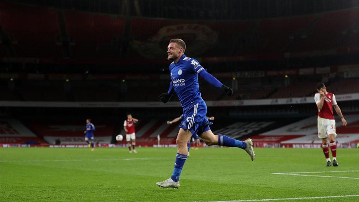 Vardy celebrando su gol en el Emirates Stadium.