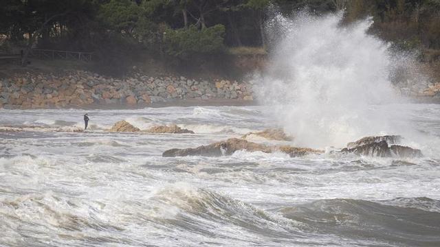 El temporal se aleja de Cataluña, que mantiene activadas alertas por aludes e inundaciones