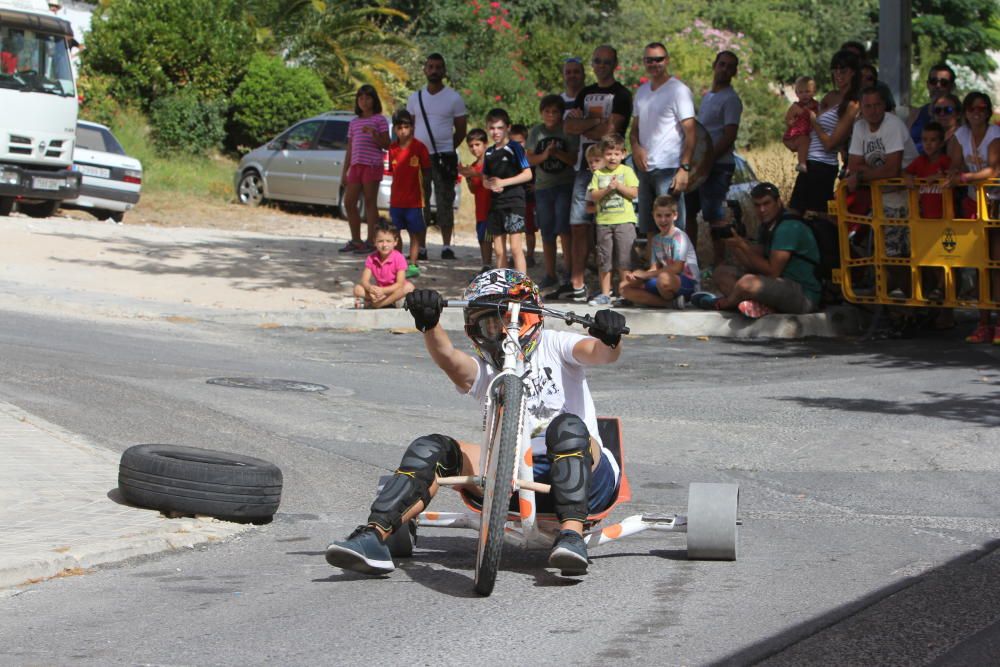 Los autos locos del barrio alcoyano de Batoy