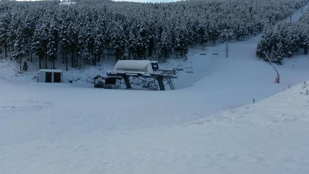 Port del Comte ja té gruixos de neu de 10 cm