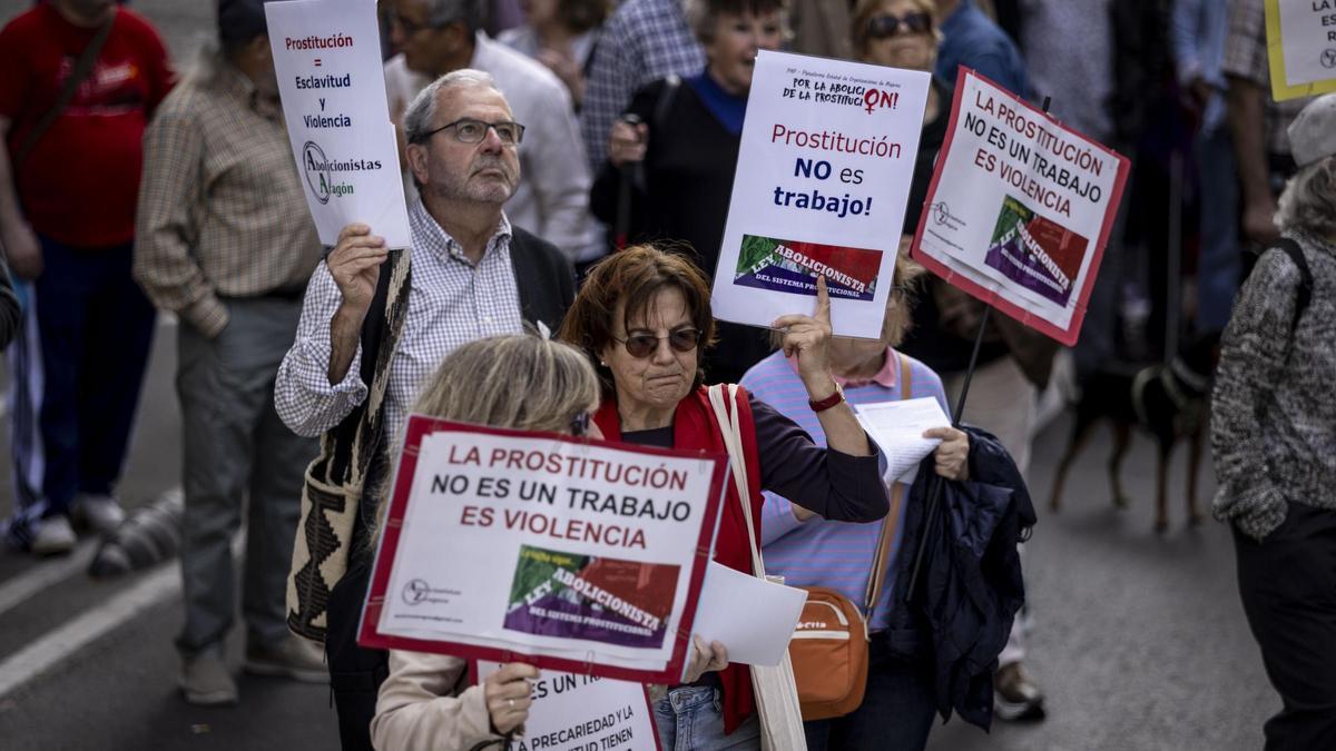 Abolicionistas, este jueves, en la marcha.