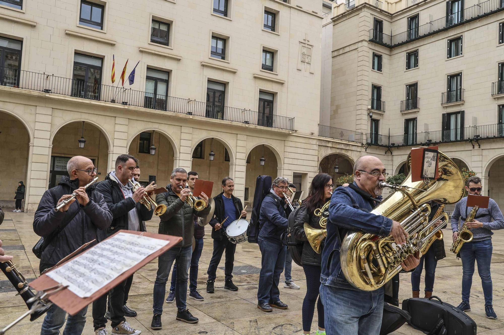 Un réquiem contra la amortización de una plaza de profesor que la Banda Sinfónica Municipal de Alicante