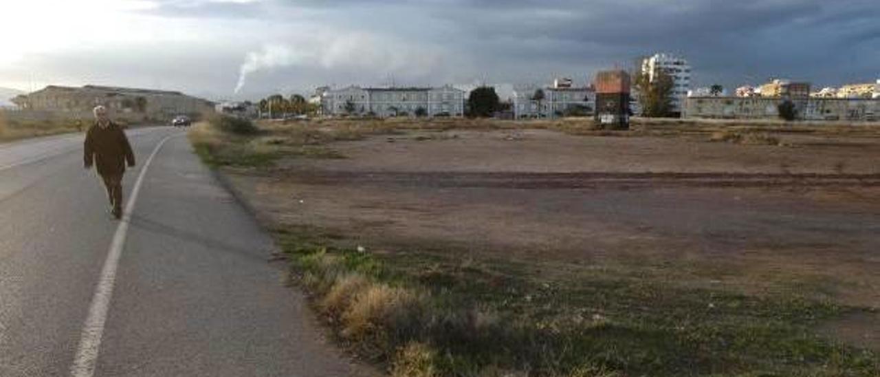 Vista del Malecón de Menera en primera línea de la playa del Port de Sagunt.