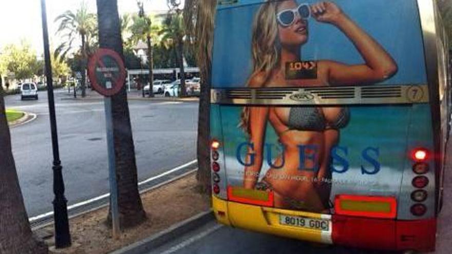 El anuncio &#039;sexy&#039; del autobús.