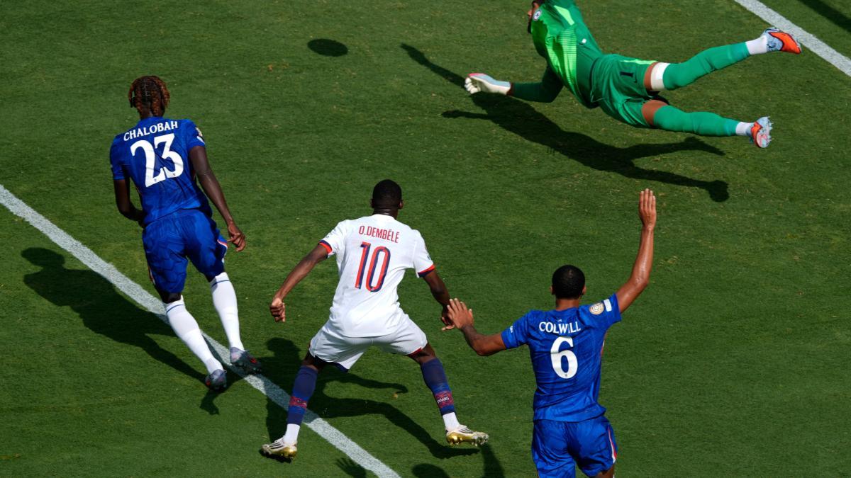 Ousmane Dembélé, durante un momento del partido ante el Chelsea en la final del Mundial