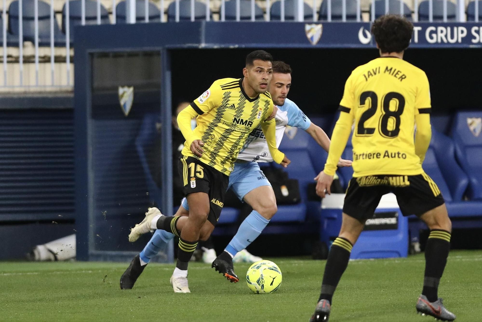 El partido entre el Málaga y el Oviedo, en imágenes