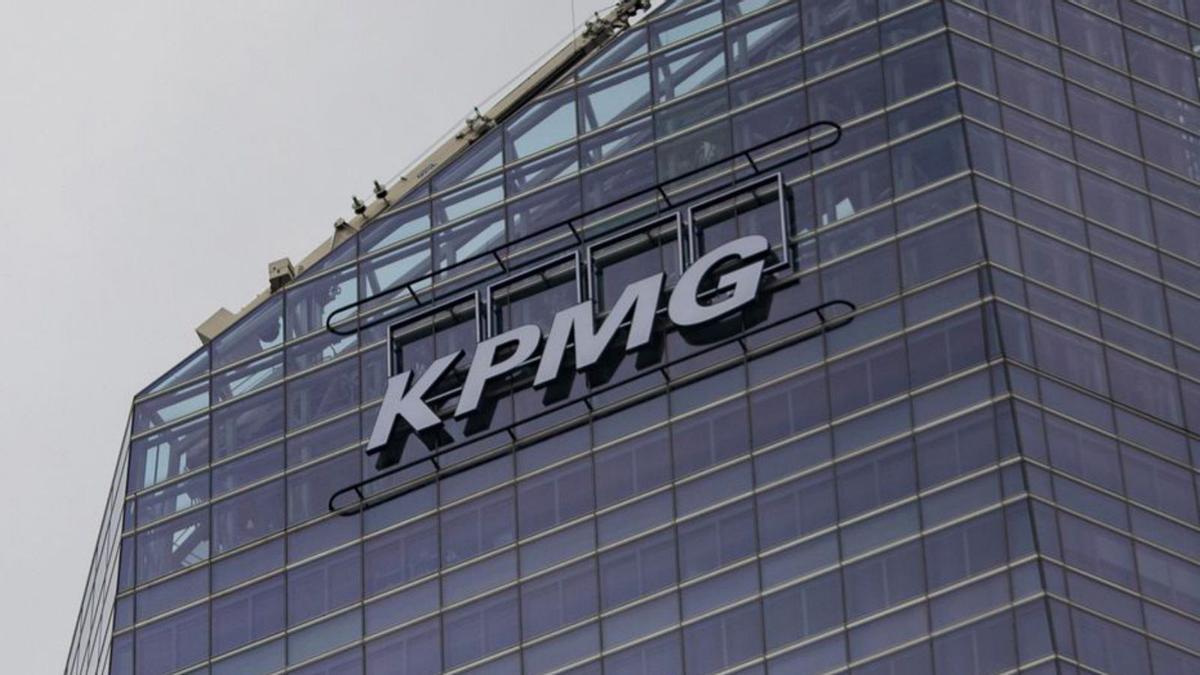 Seu de KPMG situada a la Torre de Cristal, a Madrid. | EDUARDO PARRA / EUROPA PRESS