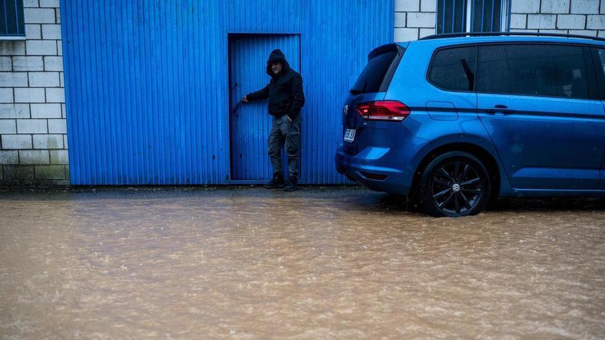 Las lluvias recientes vuelven a evidenciar un drenaje obsoleto en el polígono Charca Musia de Cáceres