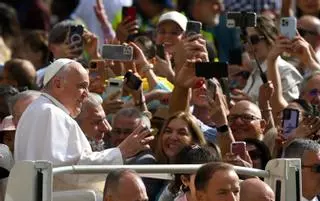 El papa dijo que ya hay mucha "mariconería" en los seminarios, según medios italianos