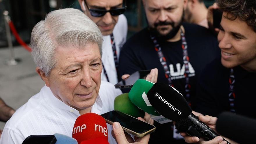 Cerezo, preguntado por el futuro de Julián Álvarez: “¿Tú puedes asegurar que no te vas a morir de aquí a final de año?”