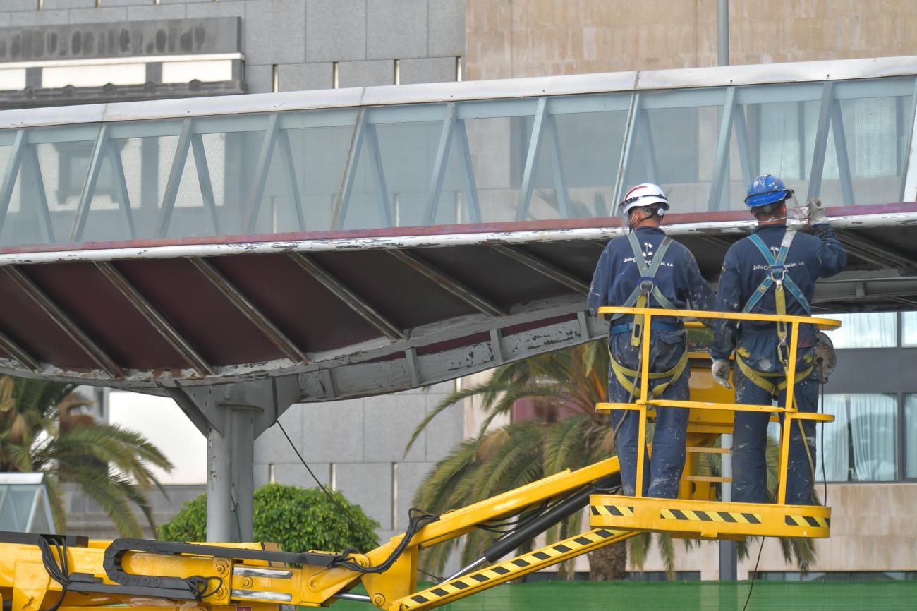 Obras en la estación de guaguas del Teatro Pérez Galdós