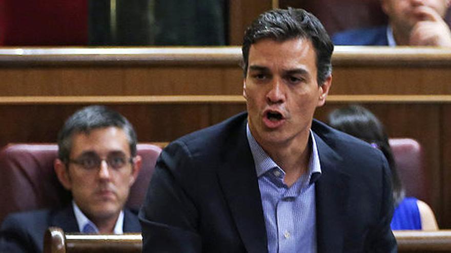 Sánchez comparece en el Congreso ante las voces que le piden renunciar