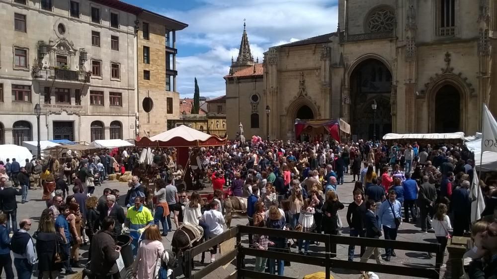 El buen tiempo acompaña a La Ascensión en Oviedo
