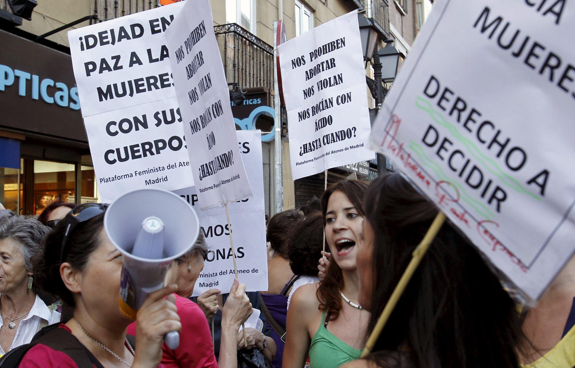 Manifestaciones a favor del aborto en 2012, frente al Ministerio de Justicia