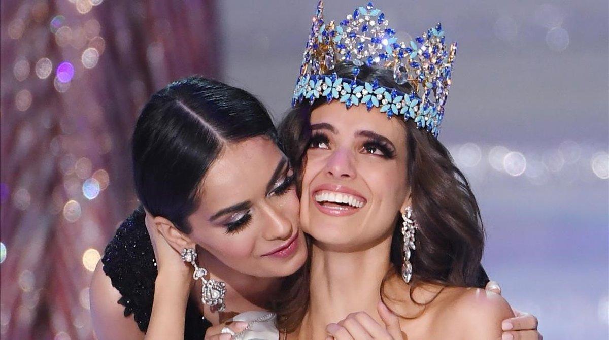 zentauroepp46183828 topshot   miss mexico vanessa ponce de leon  r  reacts after181208190952