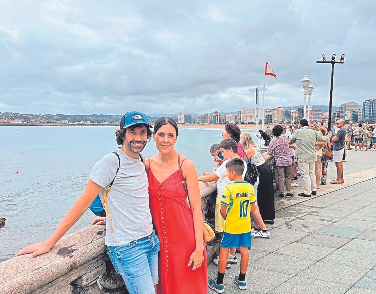 Carlos Abad y Laura Martín, ayer cerca de la Escalera Cero.