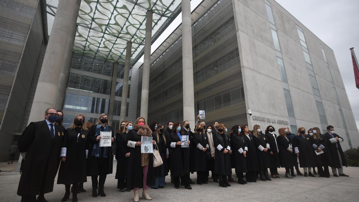 Protesta en Murcia de los letrados de la Administración de Justicia