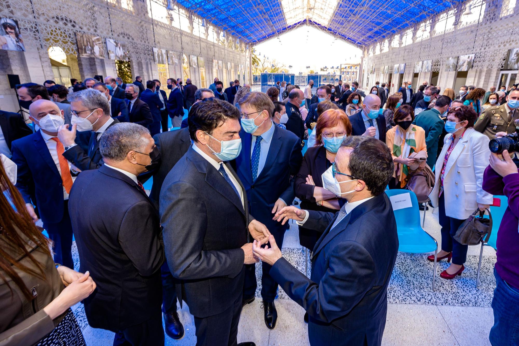 Julián López apuesta por que el puerto de Alicante se convierta en un nuevo enclave logístico y de la innovación