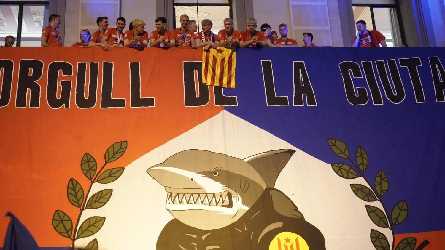 Les millors imatges de la celebració de l'Igualada HC després de guanyar l'Europe Cup