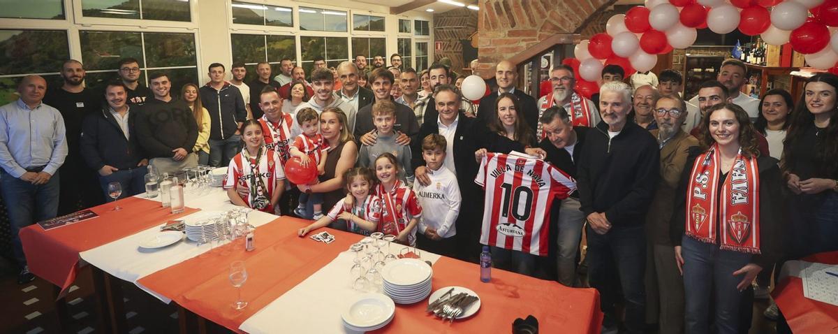 La peña sportinguista Villa de Nava celebra su décimo aniversario | G. A.