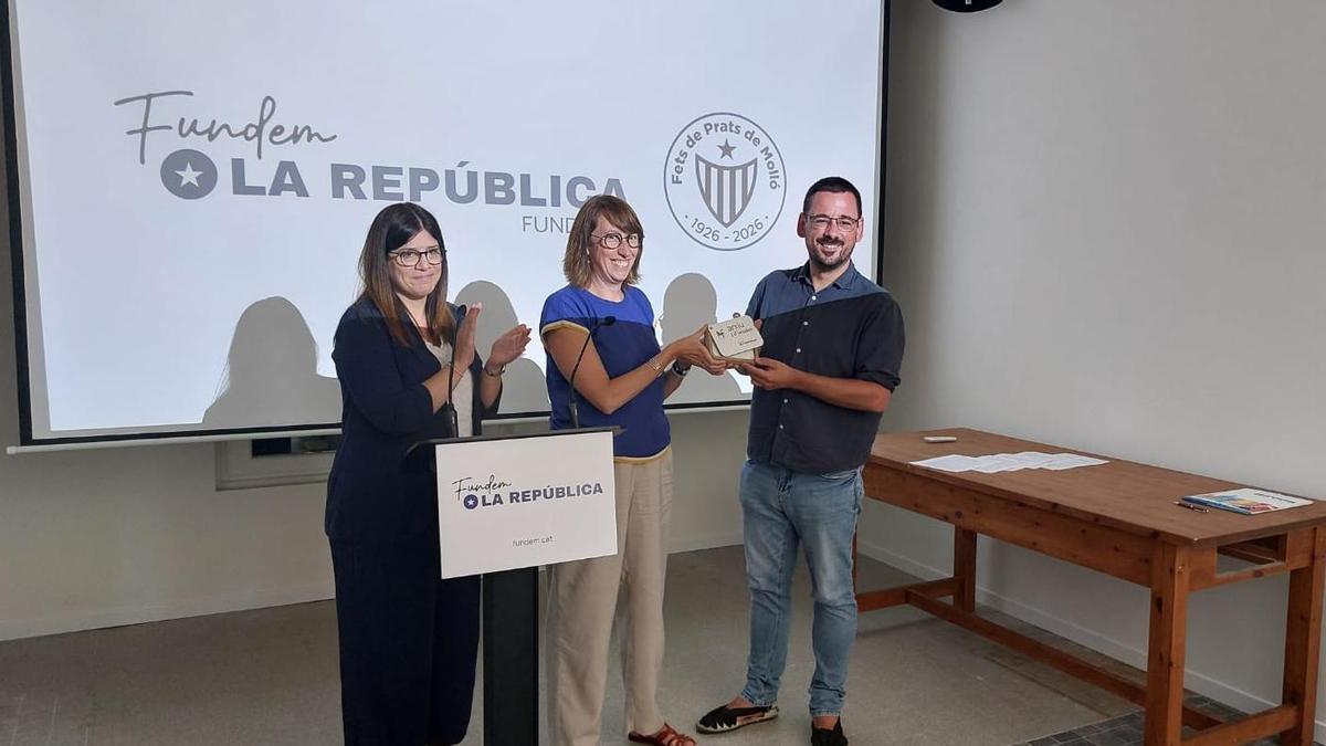 L’Ajuntament de Girona i la Fundació Fundem la República han signat l’acord a la Casa Macià de Prats de Molló.