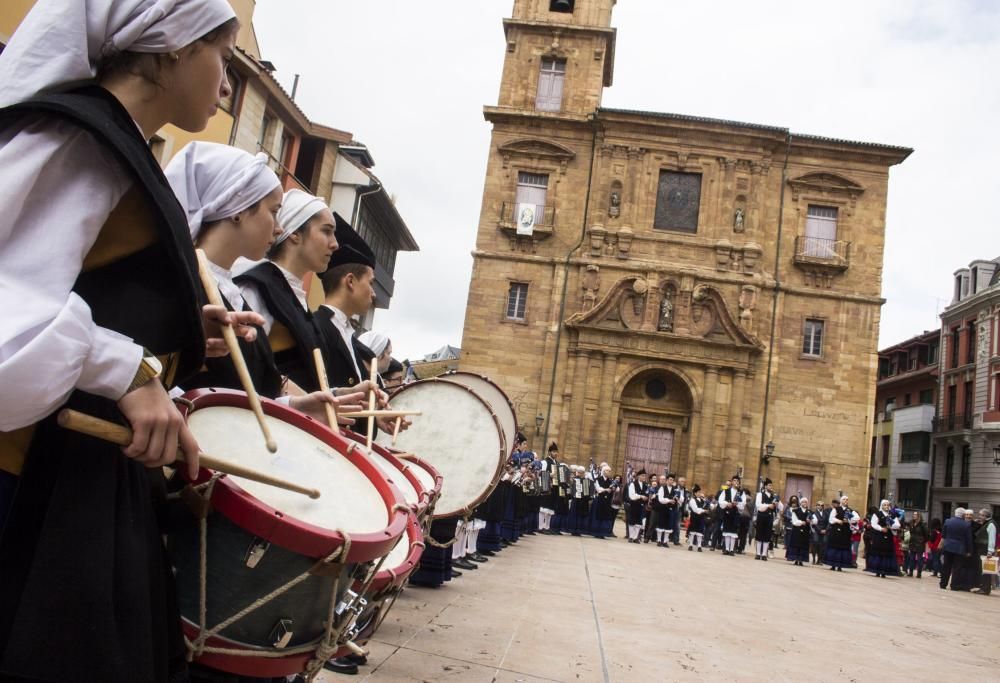 Acto de las cofradías en el Ayuntamiento de Oviedo