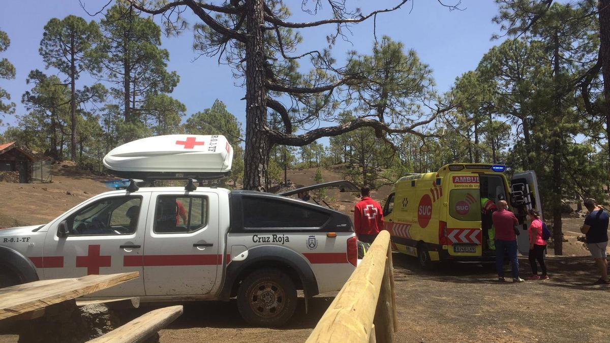 Momento de la actuación de los grupos de emergencias.