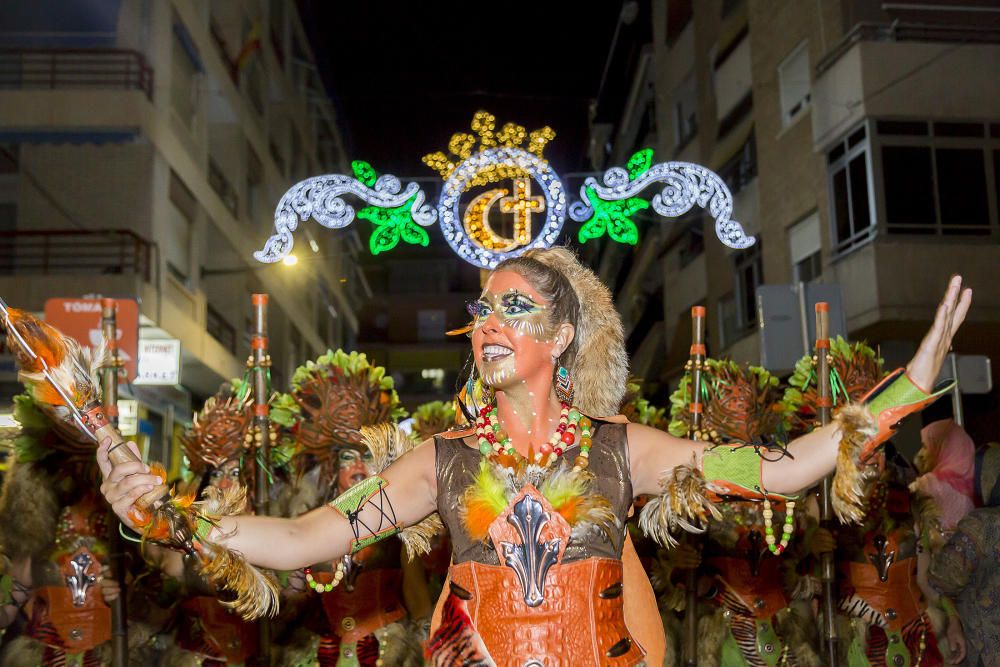 Benidorm se rinde a los pies de la cruz