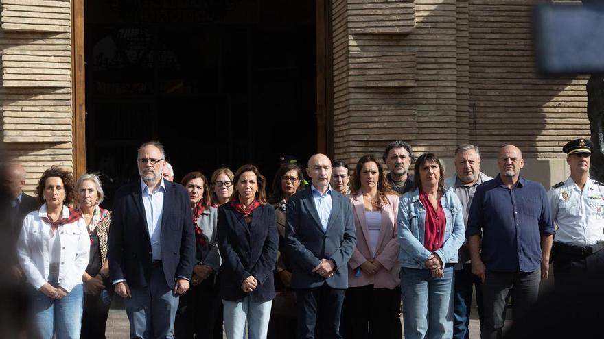 El Ayuntamiento de Zaragoza guarda un minuto de silencio para condenar la segunda agresión sexual durante las Fiestas del Pilar