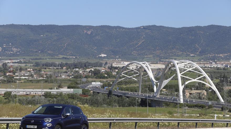 La Junta responde al Gobierno que no está incumpliendo &quot;nada&quot; con la variante Oeste y pide de nuevo una reunión