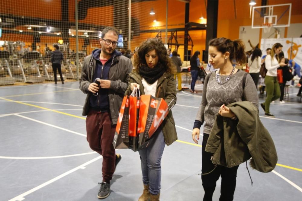 Entrega de dorsales de la Carrera de la Mujer