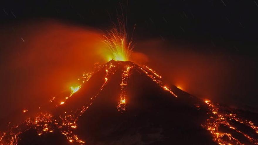 El volcán Etna vuelve a entrar en erupción