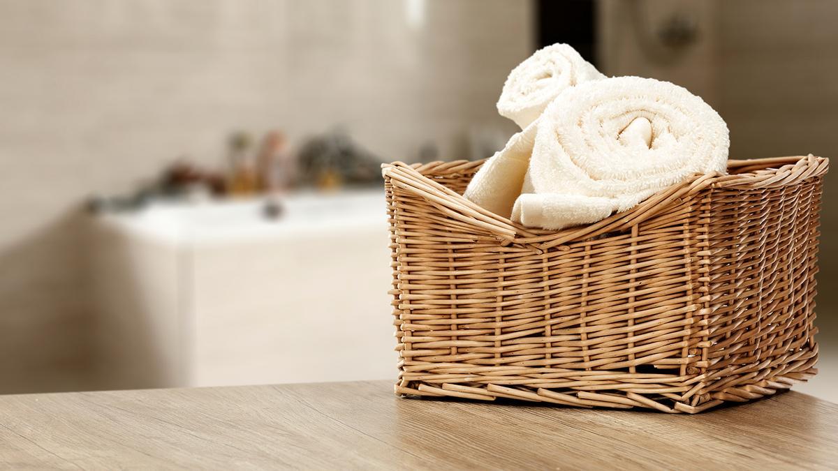 Adiós a pasar frío por las mañanas: la toalla caliente de Lidl para salir de la ducha