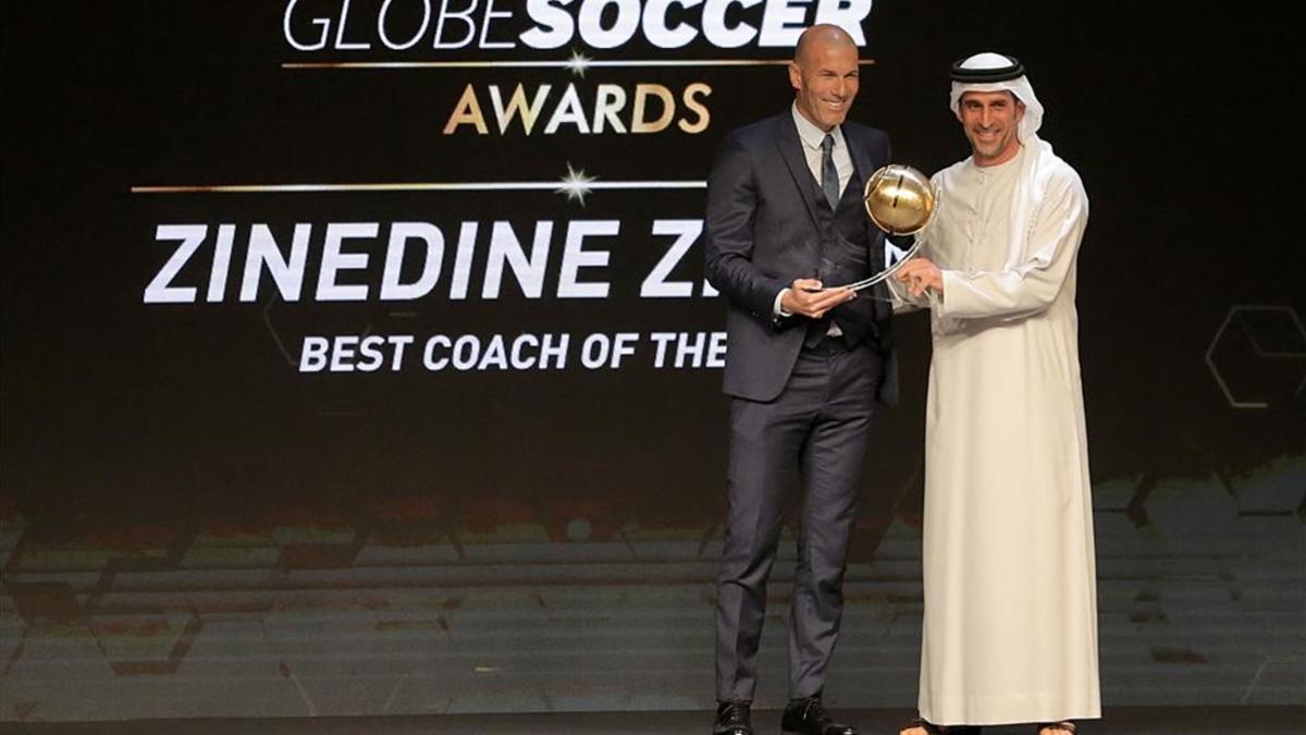 Zinedine Zidane asistió personalmente a Dubai a recoger su galardón