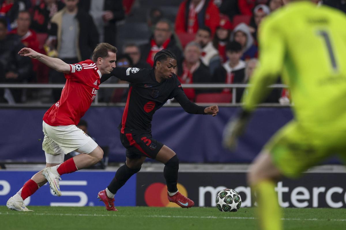 Alejandro Balde se dejó la piel en el FC Barcelona - Benfica