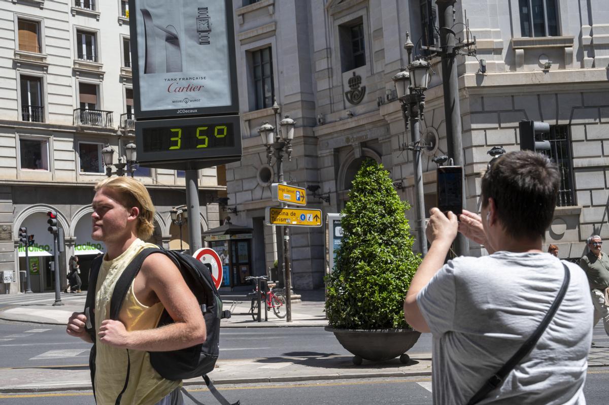 Sanidad planteará a las comunidades adelantar plan contra calor al 15 de mayo