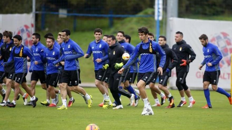 Christian Fernández se entrena con el grupo