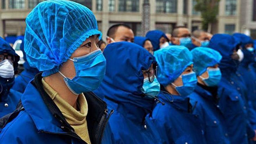 Més metges arriben a Hubei per lluitar contra el virus.