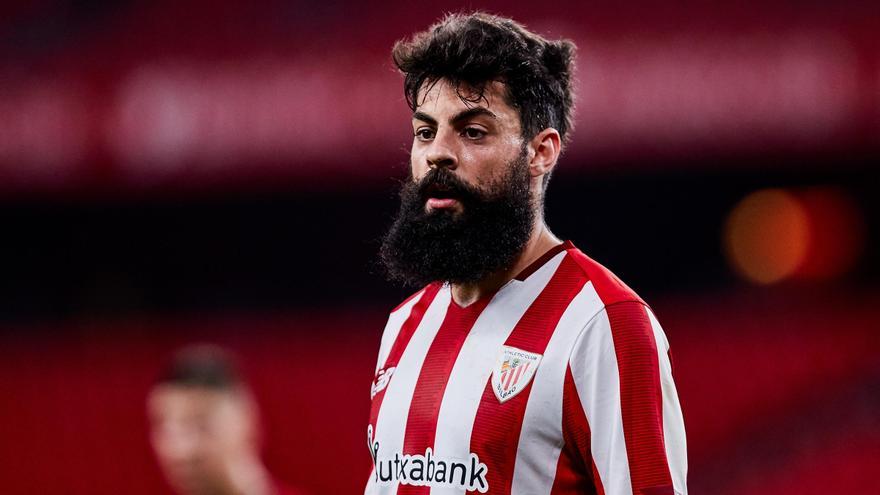 Los jugadores del Athletic Raúl García, Iñigo Lekue, Unai Nuñez y Villalibre, también positivos en covid-19