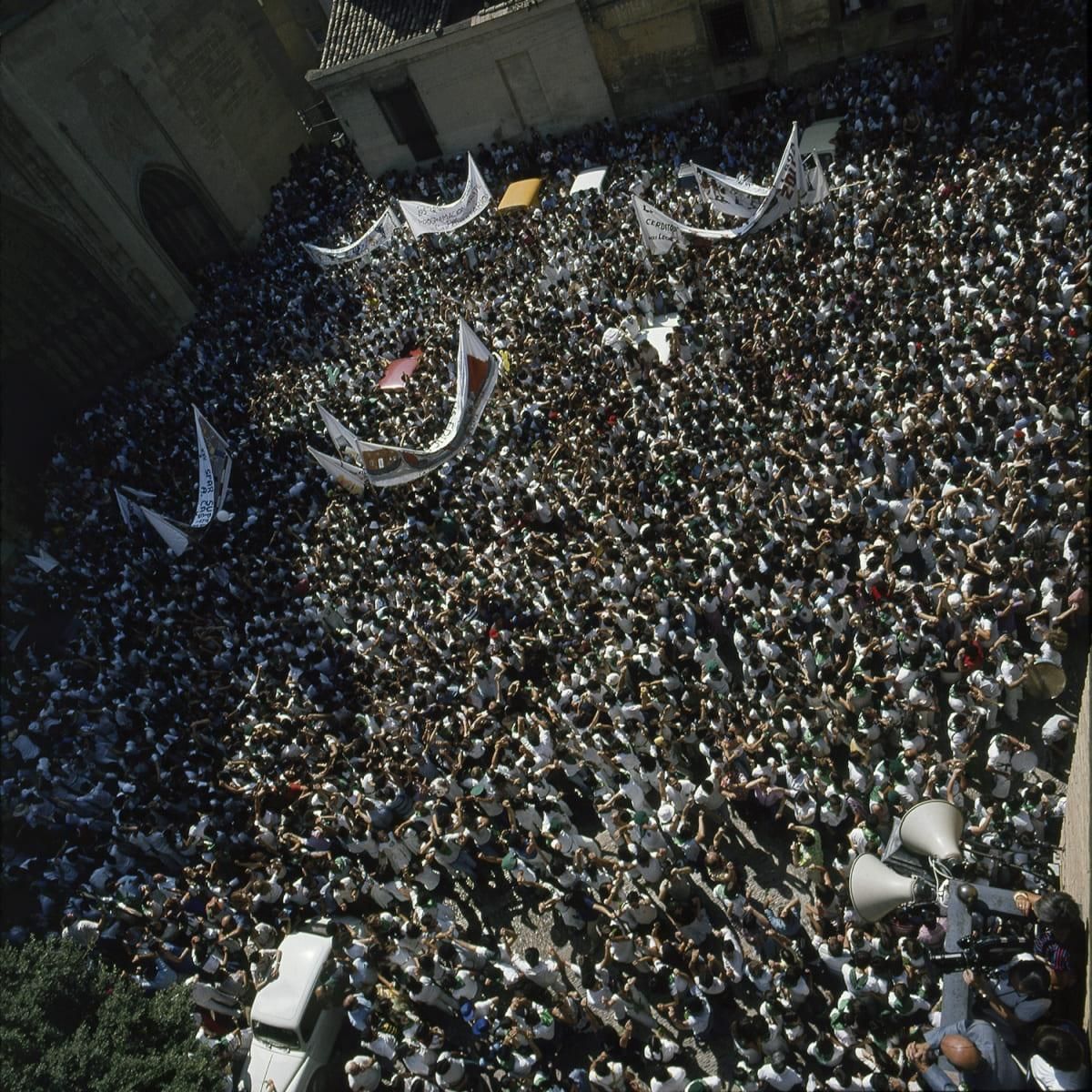 Comienzo de las fiestas de San Lorenzo en la plaza de la Catedral, el 9 de agosto de 1980.