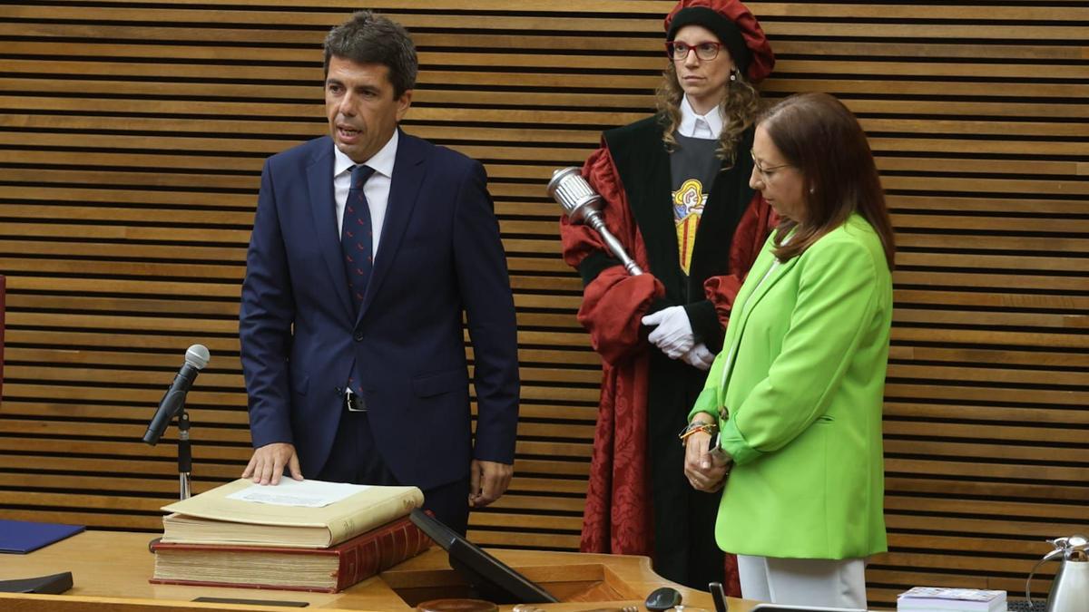 El acto de investidura de Carlos Mazón como presidente de la Generalitat F. BUSTAMANTE/ G. CABALLERO